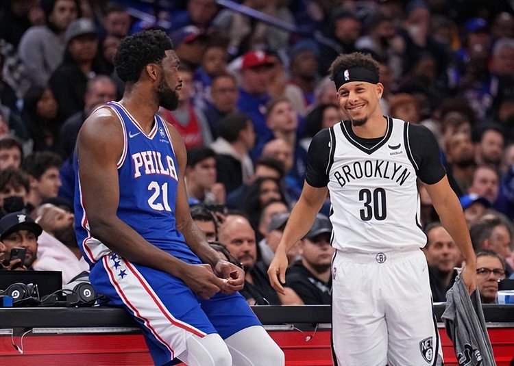 的表现充满 的表现充满