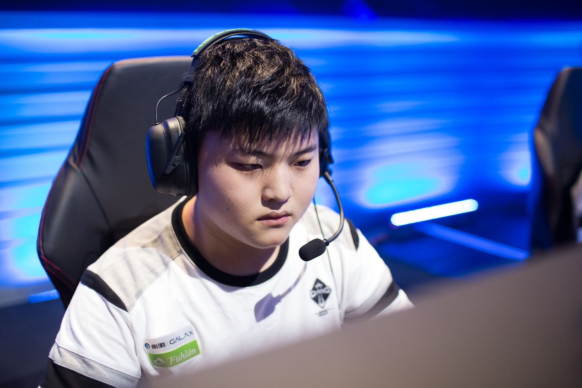 开局吃红牌 开局吃红牌